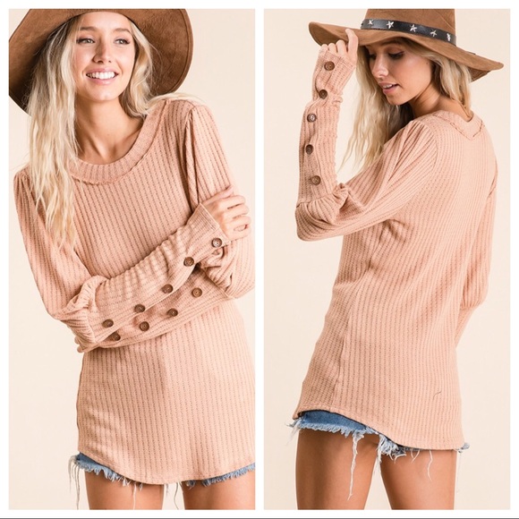 1 LEFT‼️ Lexi Button Sleeve Top - Picture 3 of 6